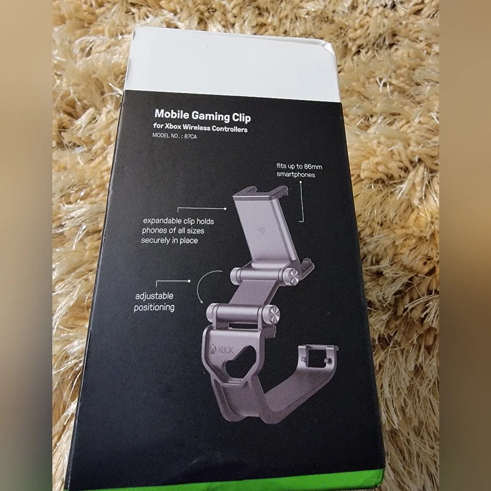 XBitDo Mobile Gaming Clip For Xbox Wireless Controllers